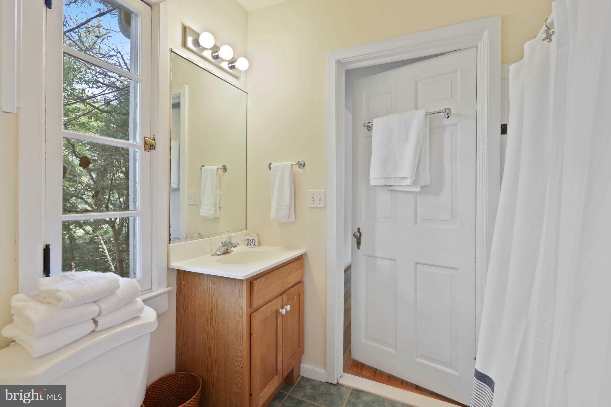 26 Windward Drive Severna Park, MD 21146 - Photo 36 of 48 Guest Bath