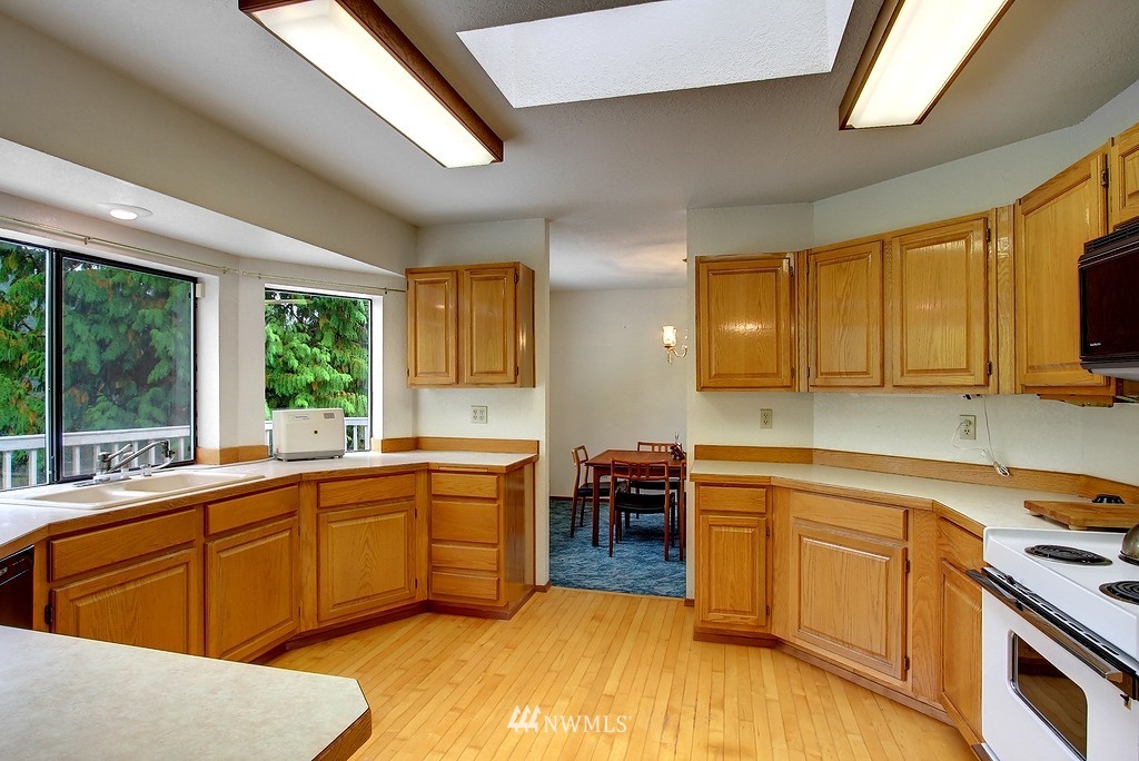 15452 Renton Issaquah Road Southeast Renton, WA 98059 - Photo 5 of 13