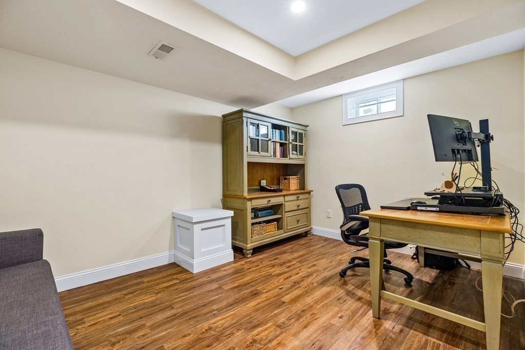 10 Weathervane Court Hingham, MA 02043 - Photo 25 of 30