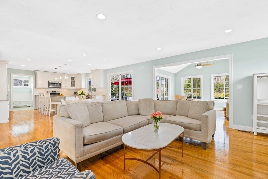 10 Weathervane Court Hingham, MA 02043 - Photo 10 of 30