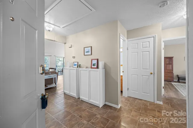 $285,000 | 20119 Henderson Road, Unit M, Cornelius, NC 28031