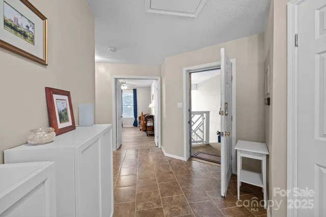 $285,000 | 20119 Henderson Road, Unit M, Cornelius, NC 28031