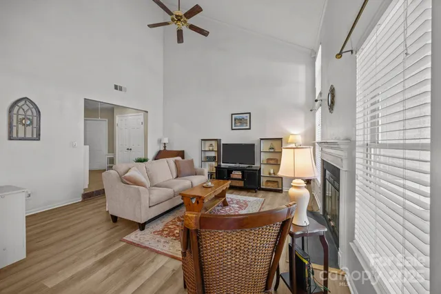 $285,000 | 20119 Henderson Road, Unit M, Cornelius, NC 28031