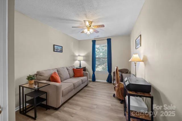 $285,000 | 20119 Henderson Road, Unit M, Cornelius, NC 28031