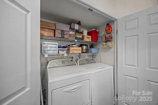 $285,000 | 20119 Henderson Road, Unit M, Cornelius, NC 28031