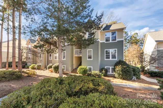 $285,000 | 20119 Henderson Road, Unit M, Cornelius, NC 28031