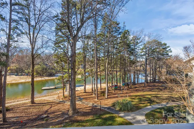 $285,000 | 20119 Henderson Road, Unit M, Cornelius, NC 28031