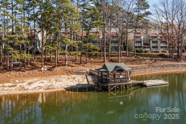 $285,000 | 20119 Henderson Road, Unit M, Cornelius, NC 28031