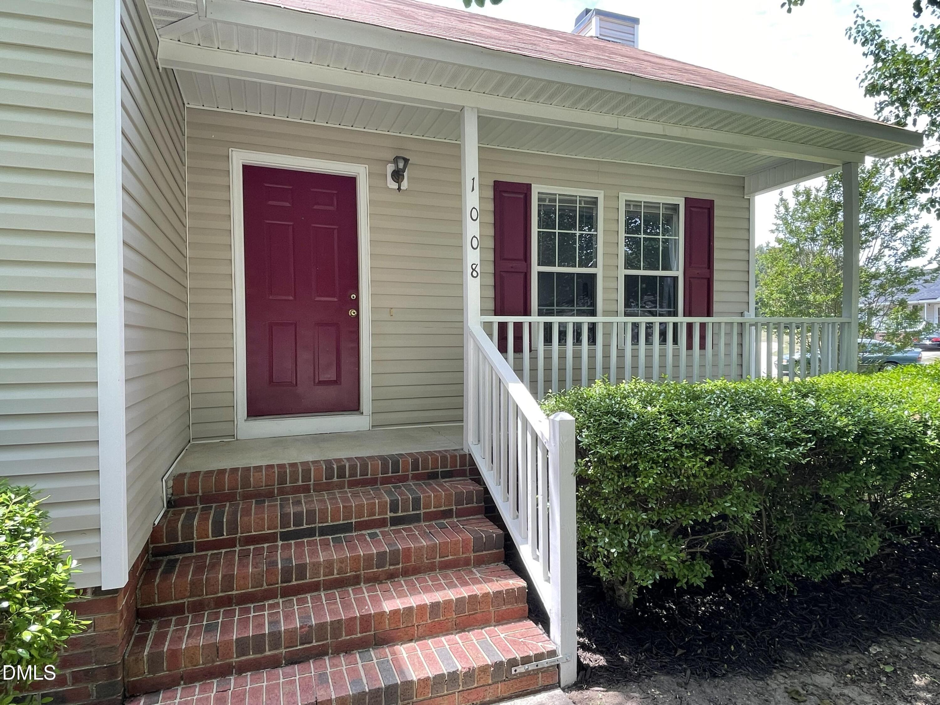 1008 Laurel Leaf Road Zebulon, NC 27597 - Photo 2 of 21 02_beyc6a0e26c4c3995
