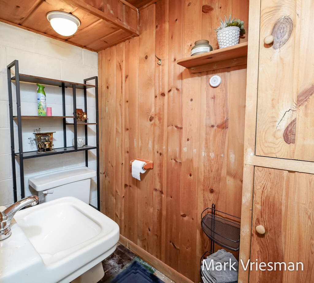 3125 Coolidge Road Muskegon, MI 49441 - Photo 30 of 46 3125CoolidgeRd-48LoRes