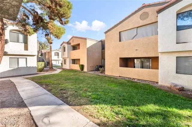 $233,800 | 3151 North Soaring Gulls Drive, Unit 1188, Las Vegas, NV 89128