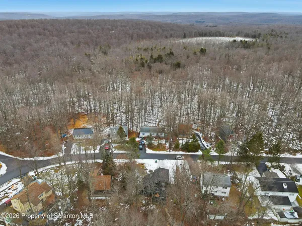 $2,500 | 1379 Winding Way, Tobyhanna, PA 18466