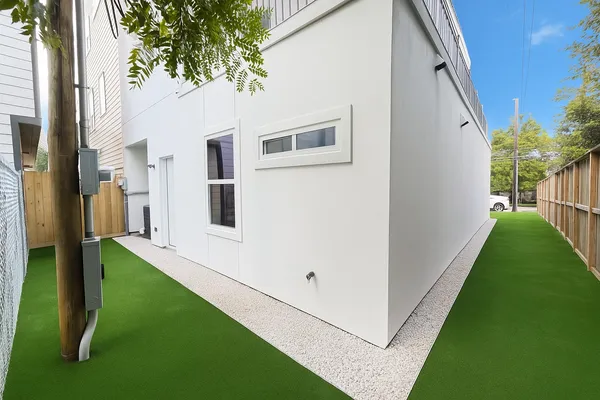 $5,300 | 1413 Stanford Street, Houston, TX 77019