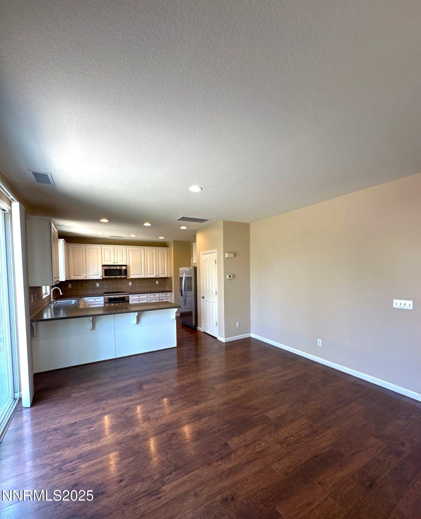 545 Terracina Way Reno, NV 89521 - Photo 6 of 26 down-net_http20250905-138-vsp3my