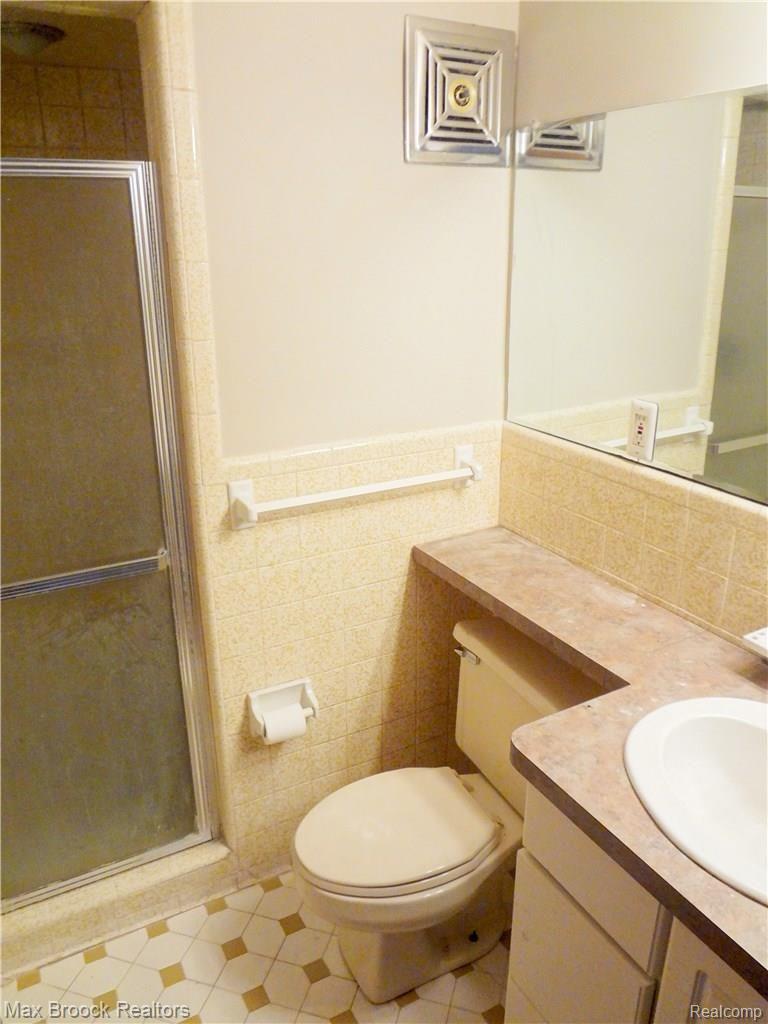 5415 Drayton Road Clarkston, MI 48346 - Photo 10 of 15 DSC05477.jpg