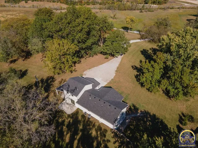 $375,000 | 621 Monroe Street, Oskaloosa, KS 66066