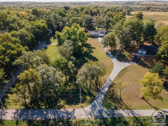 $375,000 | 621 Monroe Street, Oskaloosa, KS 66066