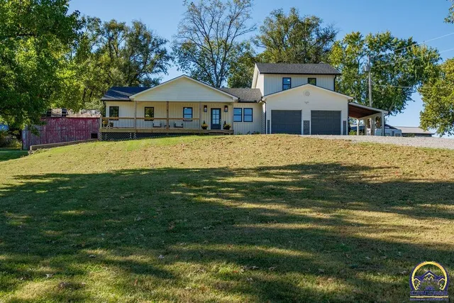 $375,000 | 621 Monroe Street, Oskaloosa, KS 66066