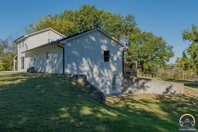 $375,000 | 621 Monroe Street, Oskaloosa, KS 66066