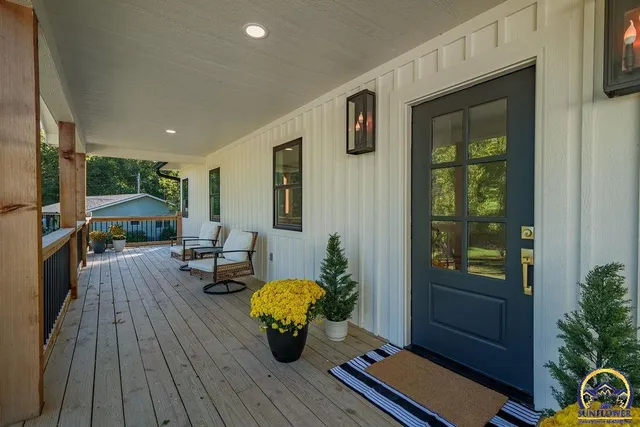 $375,000 | 621 Monroe Street, Oskaloosa, KS 66066