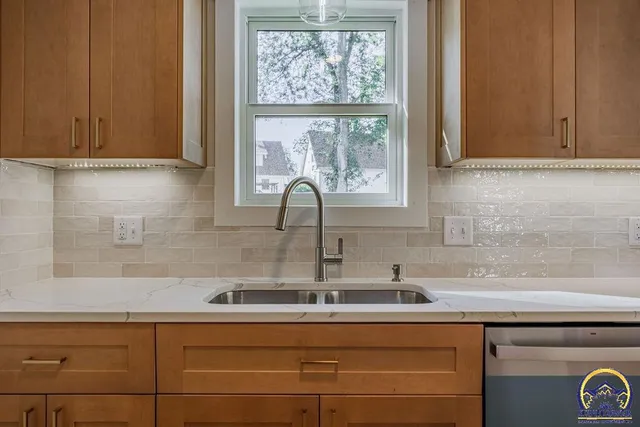 $375,000 | 621 Monroe Street, Oskaloosa, KS 66066