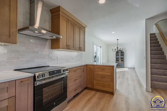 $375,000 | 621 Monroe Street, Oskaloosa, KS 66066