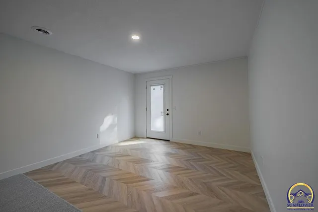 $375,000 | 621 Monroe Street, Oskaloosa, KS 66066