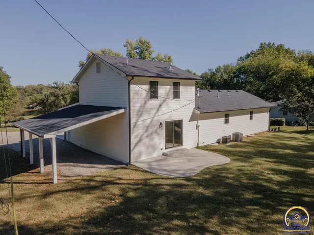 $375,000 | 621 Monroe Street, Oskaloosa, KS 66066