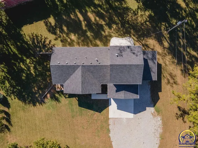 $375,000 | 621 Monroe Street, Oskaloosa, KS 66066