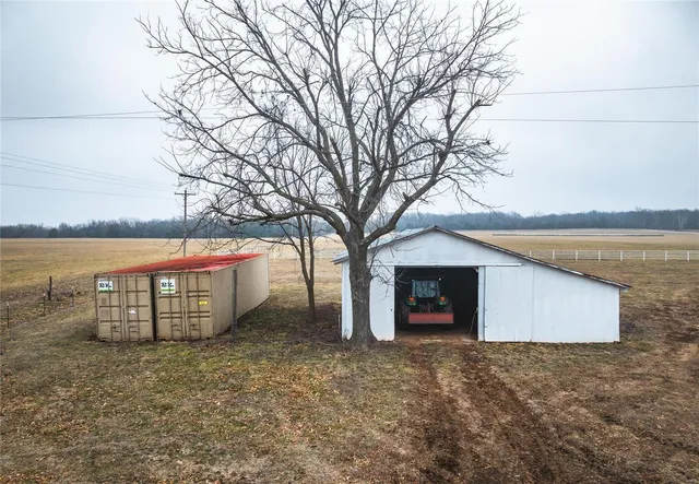 $2,000,000 | 2749 West Farm Road 56, Springfield, MO 65803