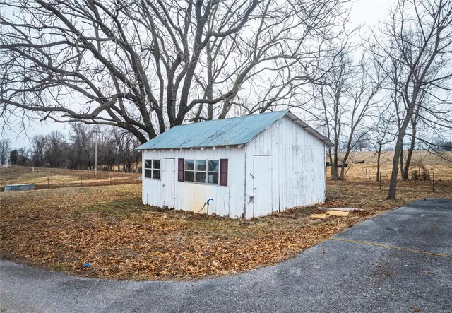 $2,000,000 | 2749 West Farm Road 56, Springfield, MO 65803