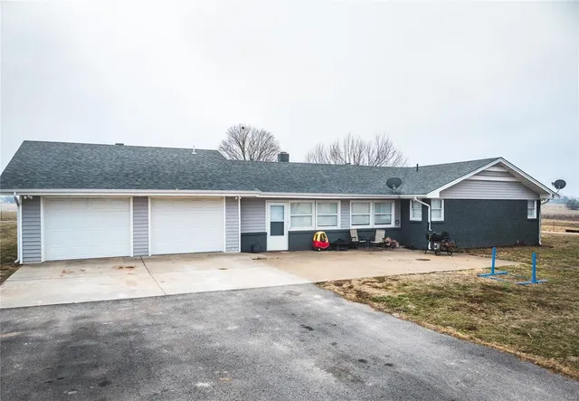 $2,000,000 | 2749 West Farm Road 56, Springfield, MO 65803