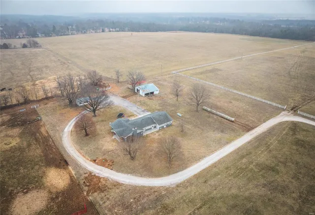 $2,000,000 | 2749 West Farm Road 56, Springfield, MO 65803