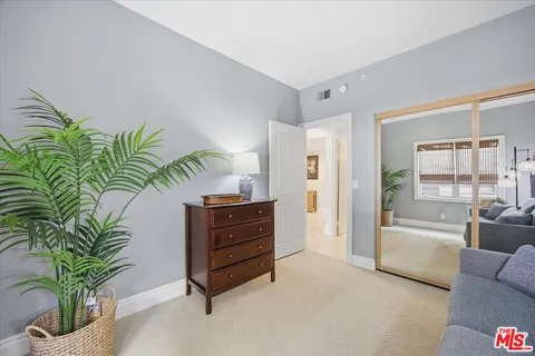 $690,000 | 2602 East 20th Street, Unit 202B, Signal Hill, CA 90755