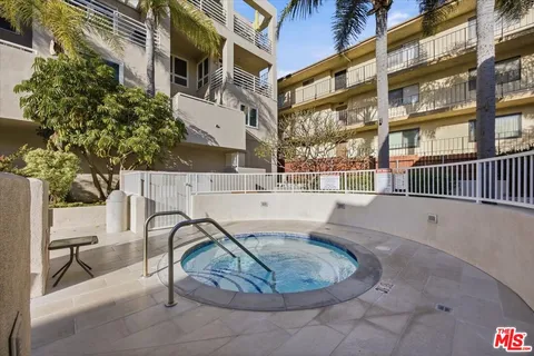 $690,000 | 2602 East 20th Street, Unit 202B, Signal Hill, CA 90755