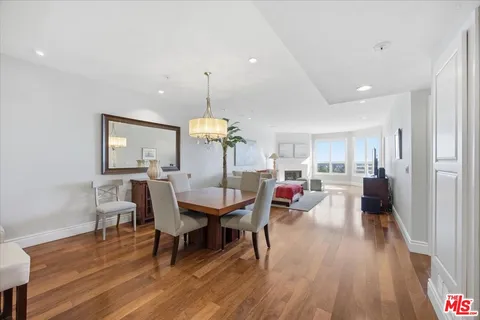 $690,000 | 2602 East 20th Street, Unit 202B, Signal Hill, CA 90755