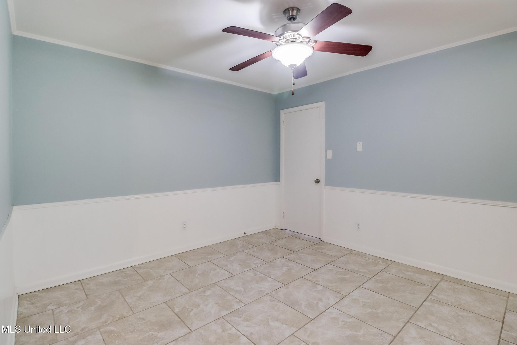 323 Carter Road Biloxi, MS 39531 - Photo 13 of 33 Photo Feb 09 2026, 3 06 16 PM (2)