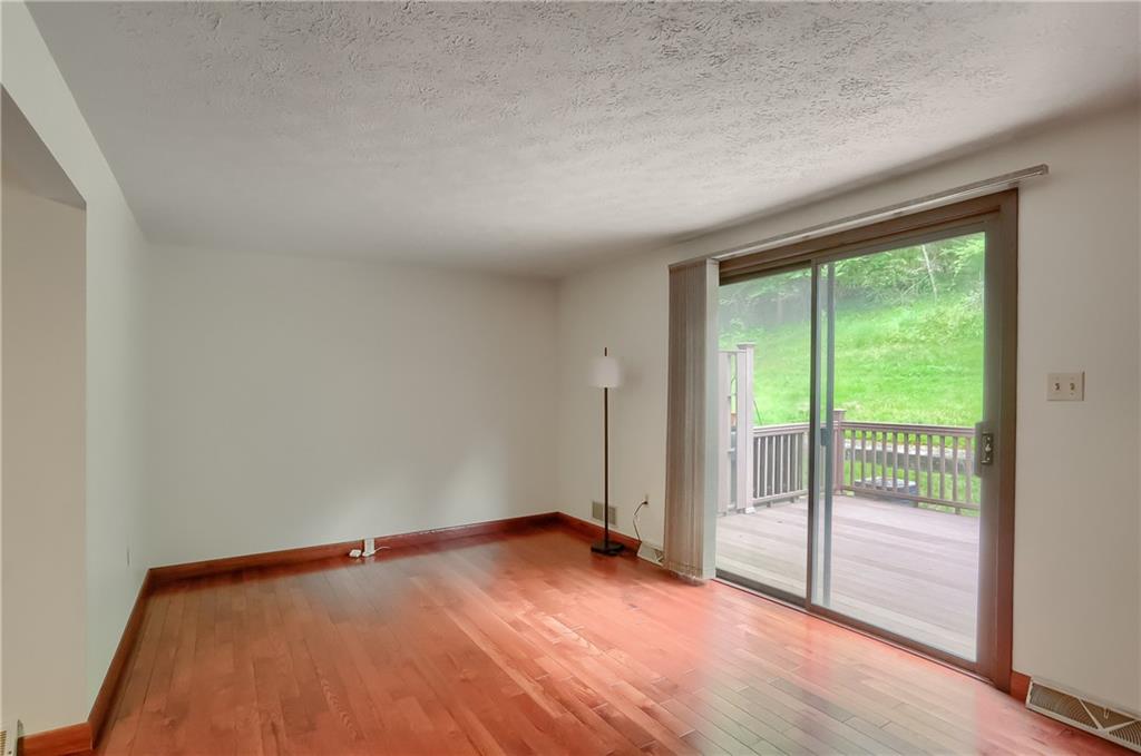 150 Old English Road Pittsburgh, PA 15237 - Photo 27 of 49 Gallery Image 27