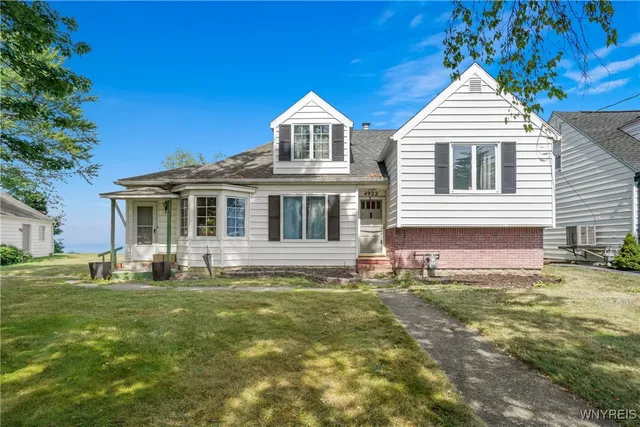 $2,200 | 4922 Clifton Parkway, Hamburg, NY 14075