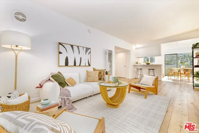 $499,000 | 11138 Aqua Vista Street, Unit 73, Studio City, CA 91602