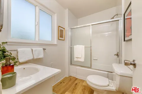 $499,000 | 11138 Aqua Vista Street, Unit 73, Studio City, CA 91602