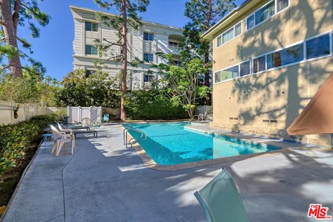 $499,000 | 11138 Aqua Vista Street, Unit 73, Studio City, CA 91602