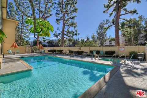 $499,000 | 11138 Aqua Vista Street, Unit 73, Studio City, CA 91602