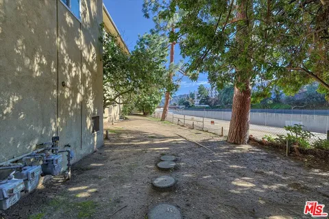 $499,000 | 11138 Aqua Vista Street, Unit 73, Studio City, CA 91602