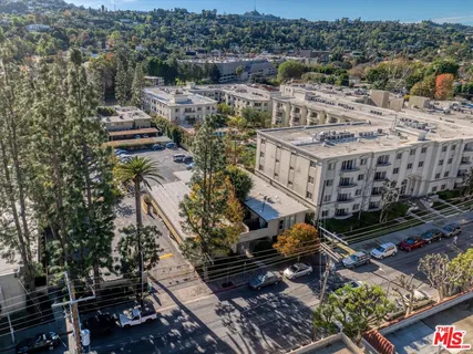 $499,000 | 11138 Aqua Vista Street, Unit 73, Studio City, CA 91602