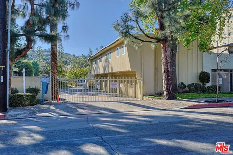 $499,000 | 11138 Aqua Vista Street, Unit 73, Studio City, CA 91602