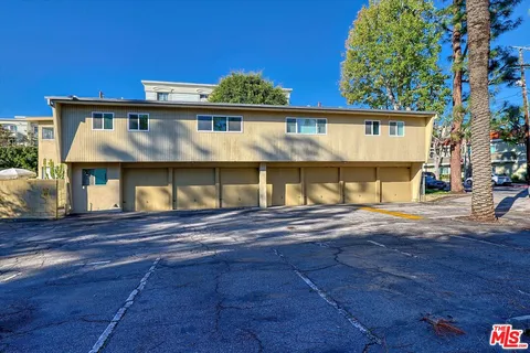 $499,000 | 11138 Aqua Vista Street, Unit 73, Studio City, CA 91602