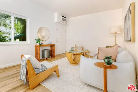 $499,000 | 11138 Aqua Vista Street, Unit 73, Studio City, CA 91602