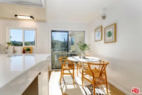 $499,000 | 11138 Aqua Vista Street, Unit 73, Studio City, CA 91602