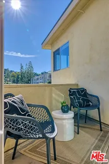 $499,000 | 11138 Aqua Vista Street, Unit 73, Studio City, CA 91602